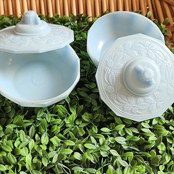 2 Vintage 1950's Blue Powder Celluloid Boxes With Decorative Lids Coquette Bride - Picture 3 of 9